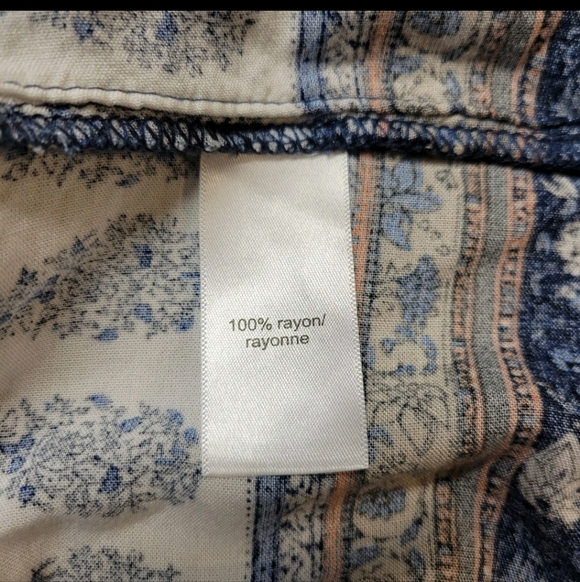 Maurices 0X Blue Orange Paisley Crisscross V Neck Ruffle Flowy Sleeveless Blouse - Picture 8 of 9